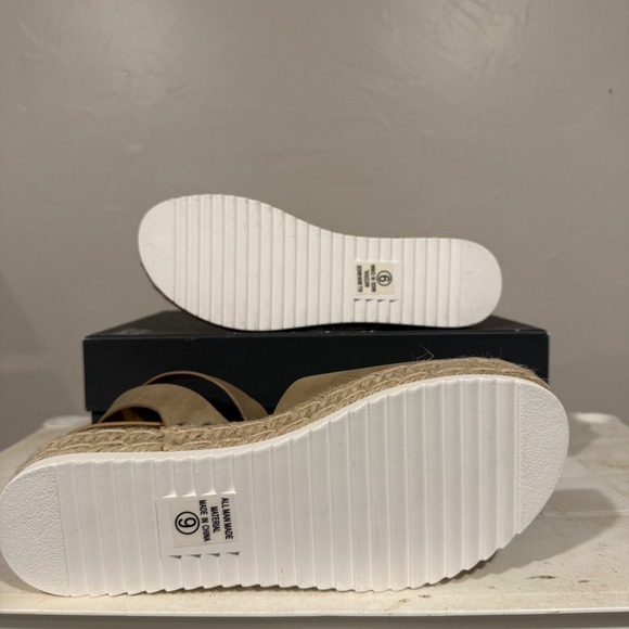 Soda Espadrille Platform Sandals Women 9 Taupe Like New Ankle Strap Wedge - Picture 3 of 5